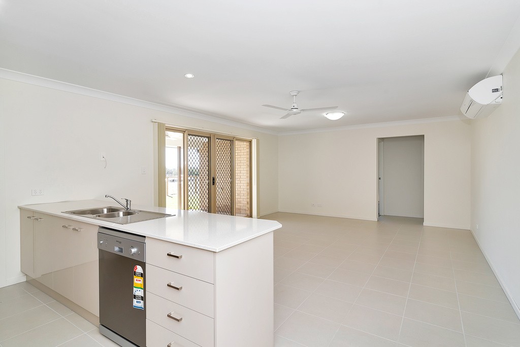10 Monarch Street, Meringandan West, QLD 4352