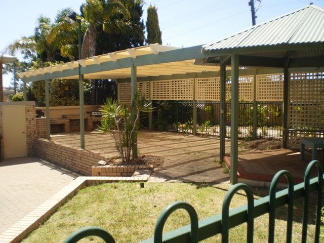 23/2 Pinewood Avenue (Cnr South St), Kardinya, WA 6163
