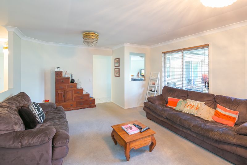 11 County Close, Parkwood, QLD 4214