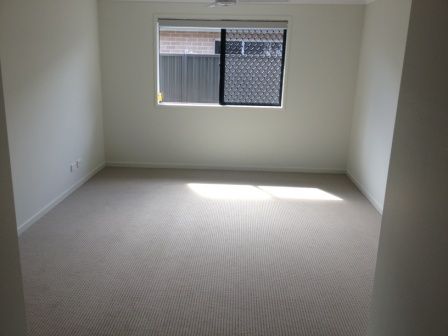54 Montague Drive, JORDAN SPRINGS, NSW 2747