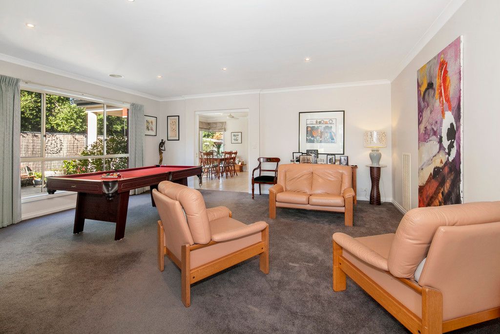 17 Faversham Avenue, Lake Gardens, VIC 3355