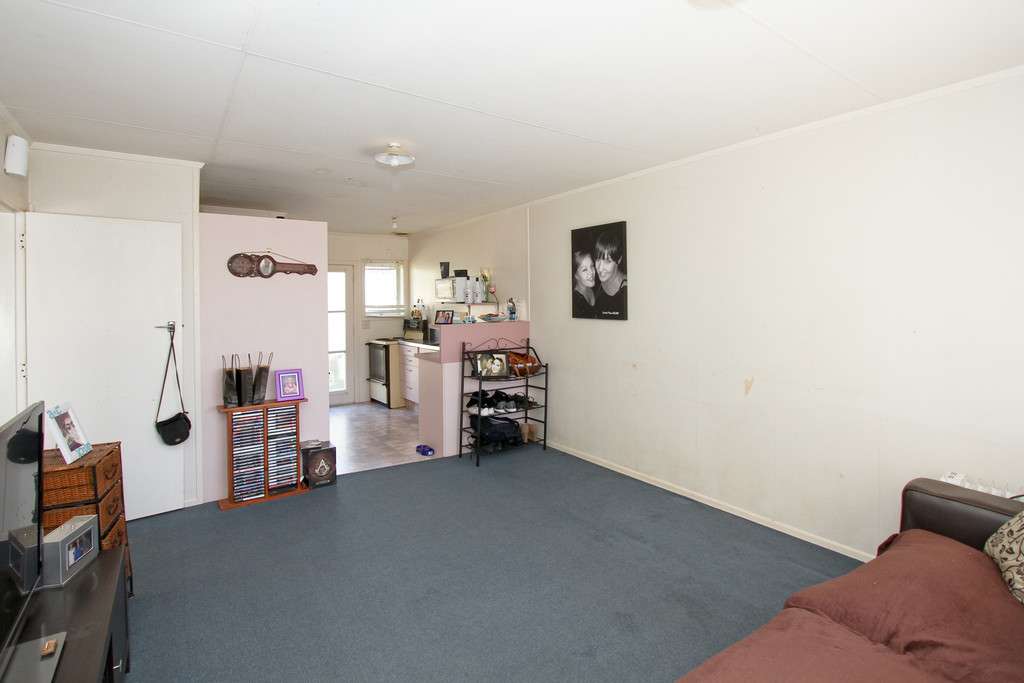 79a Pine Avenue photo 2