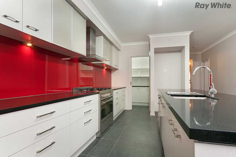 5 Hobart Way, Taylors Hill, VIC 3037