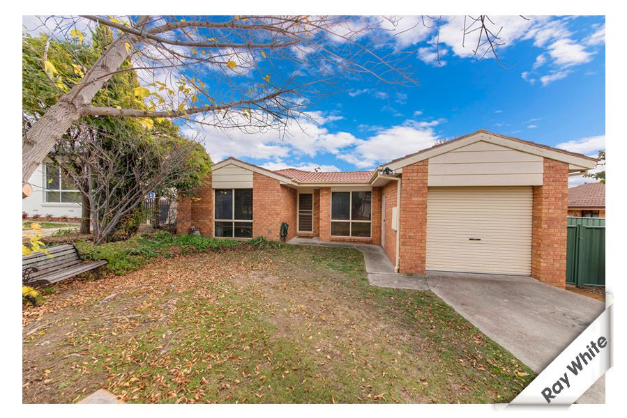 4 Charlton Crescent, Gordon ACT 2906