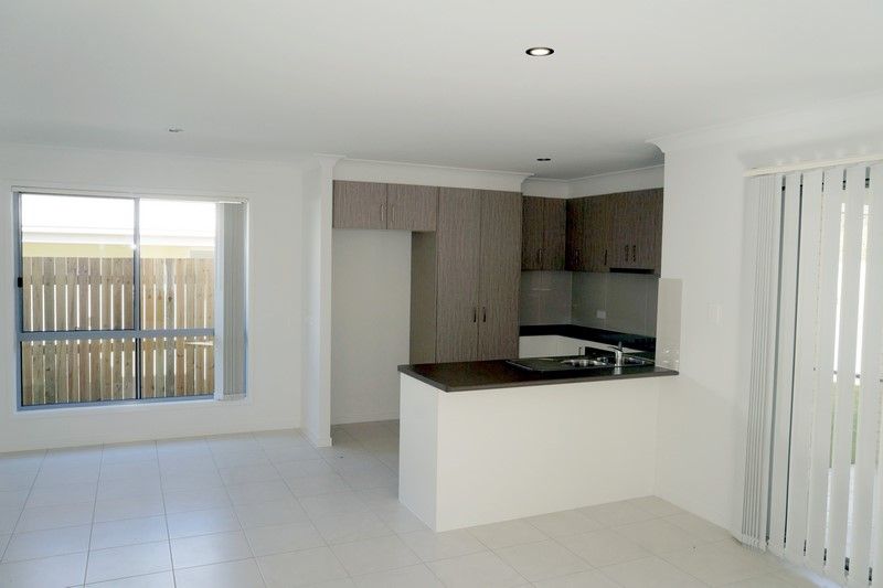 16 BUFFLEHEAD Road, Kirkwood, QLD 4680
