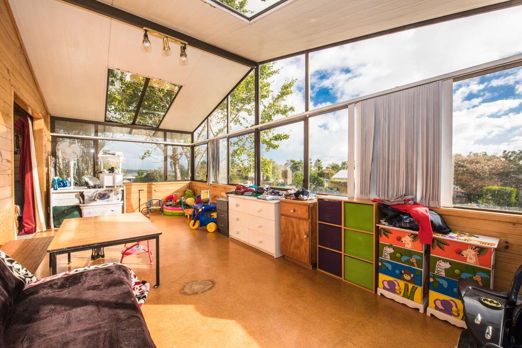 209 Carnoustie Drive, Wattle Downs, Manukau City Real Estate Ray