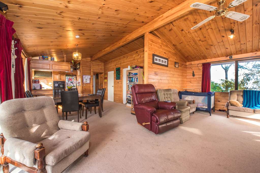 209 Carnoustie Drive, Wattle Downs, Manukau City Real Estate Ray