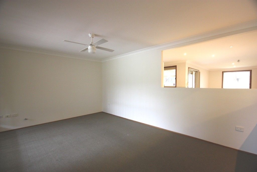12 Vulcan Way, Currans Hill, NSW 2567