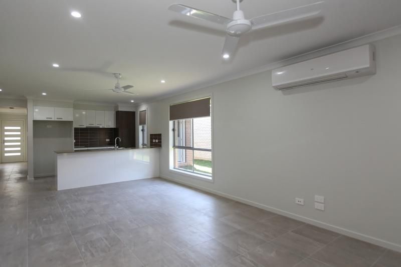 33 Denham Crescent, Willow Vale, QLD 4209
