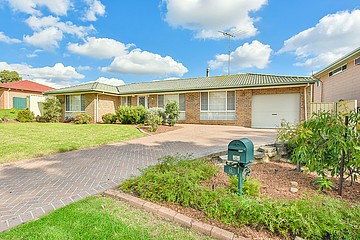 8 McEwan Circuit, Mount Annan, NSW 2567