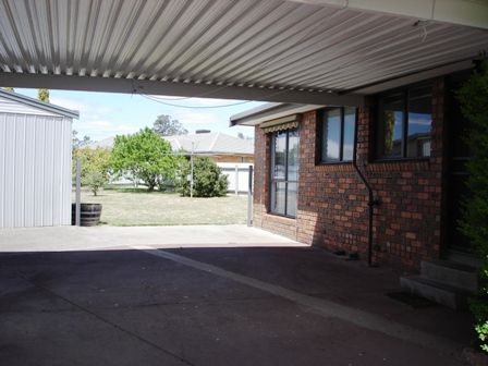 24 Avenel Road, Seymour, VIC 3660