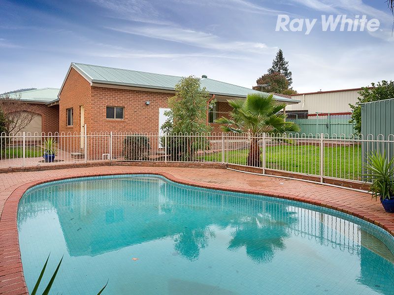 2 Mitta Grove, Lavington, NSW 2641