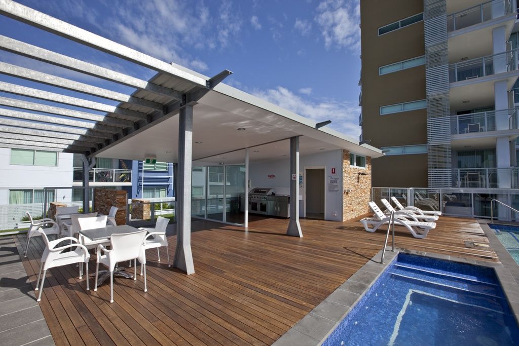 10 Fifth Avenue, Palm Beach QLD 4221