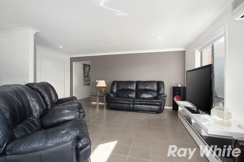 8 Tangelo Terrace, Pakenham, VIC 3810