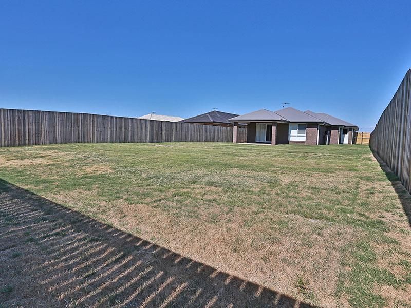5 Lakeside Crescent, Ningi, QLD 4511
