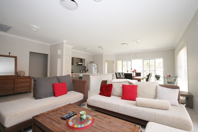 39 Wallaroo Circuit, North Lakes, QLD 4509