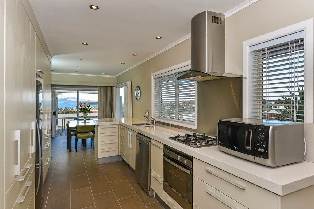 47 Parr Terrace, Castor Bay, North Shore City