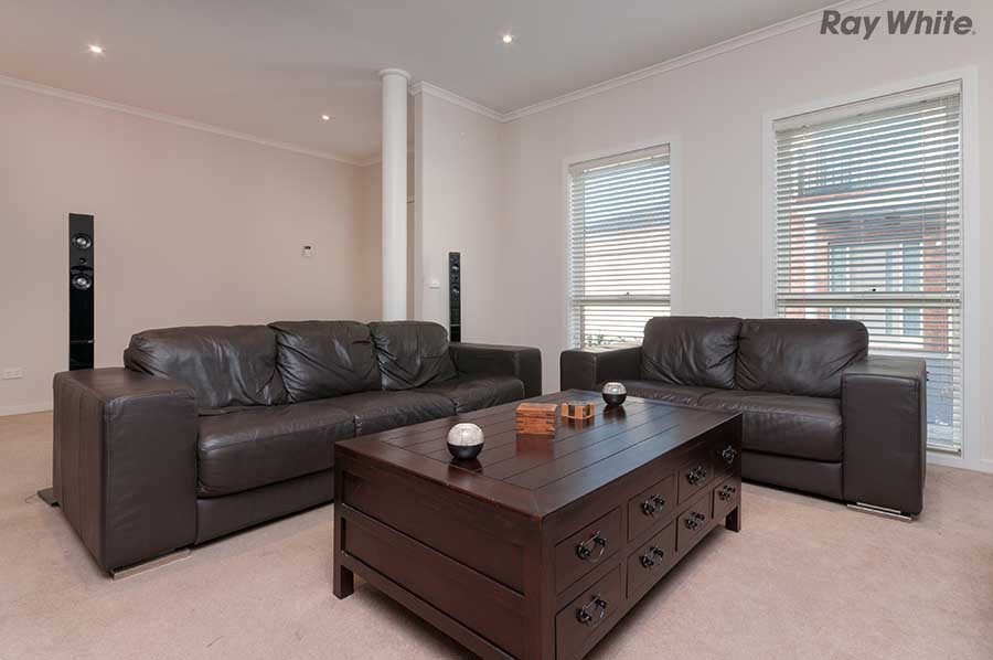 2/1a Thorogood Court, Taylors Lakes, VIC 3038
