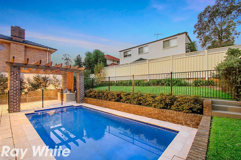 8 Lodgeworth Place, Castle Hill, NSW 2154