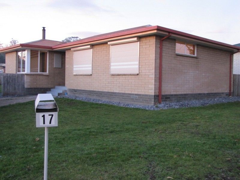 17 Hazelwood Parade, Ravenswood TAS 7250