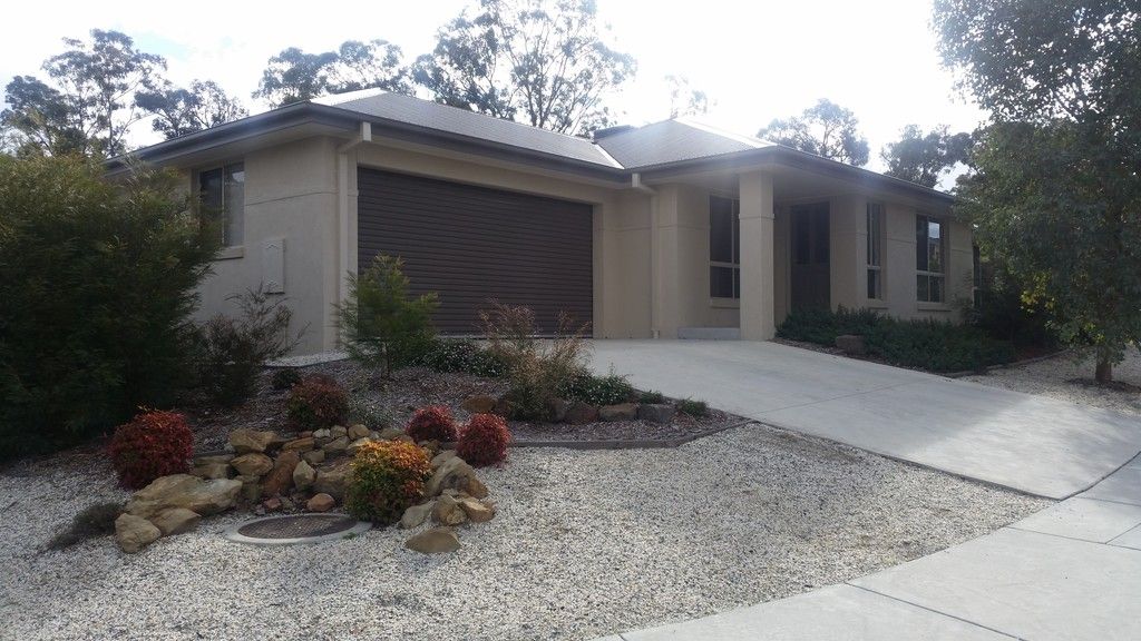 11 Ridge Place, Golden Square, VIC 3555