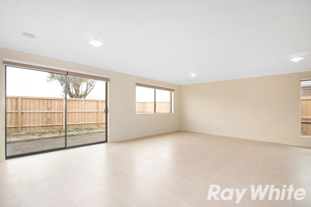 33 Henrietta Avenue, Officer, VIC 3809