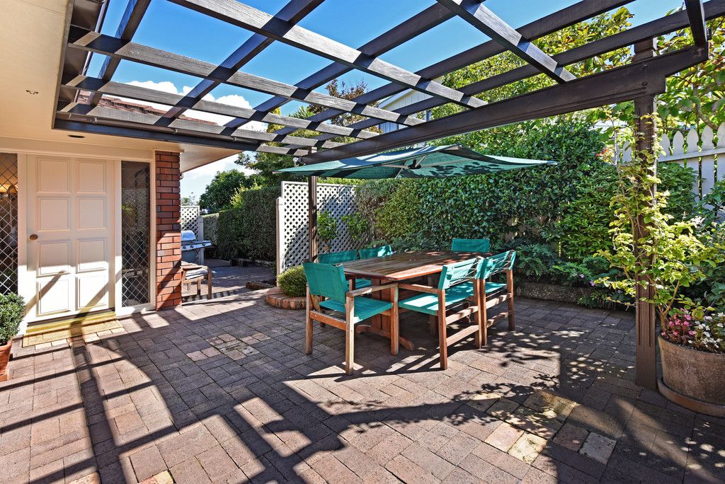 14 Venus Place, Half Moon Bay, Manukau City