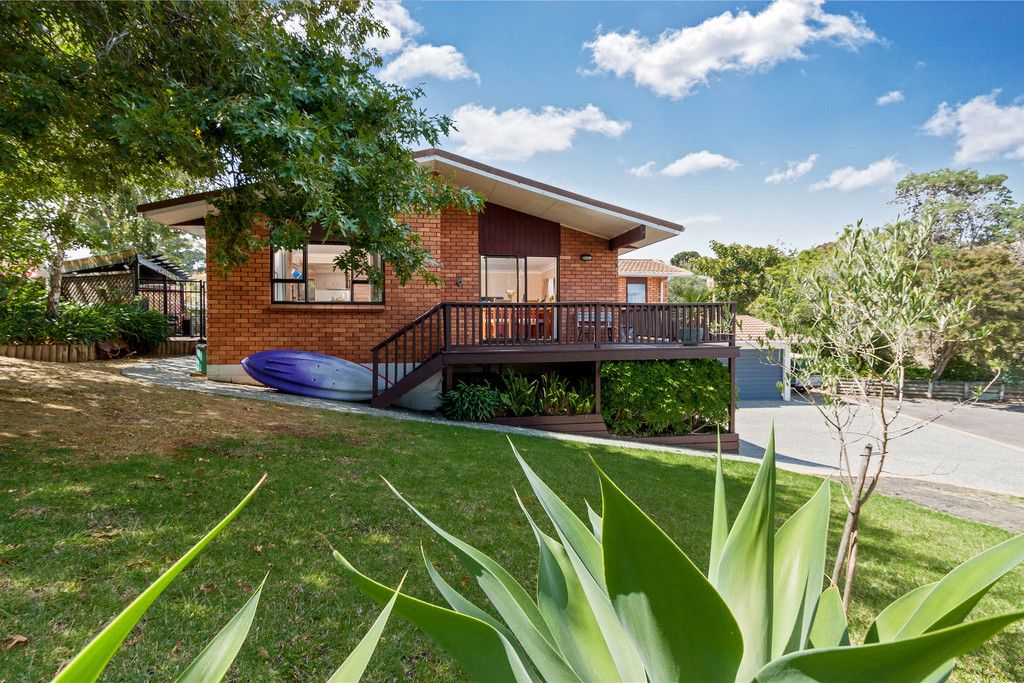 13 Jandell Crescent, Bucklands Beach, Manukau City