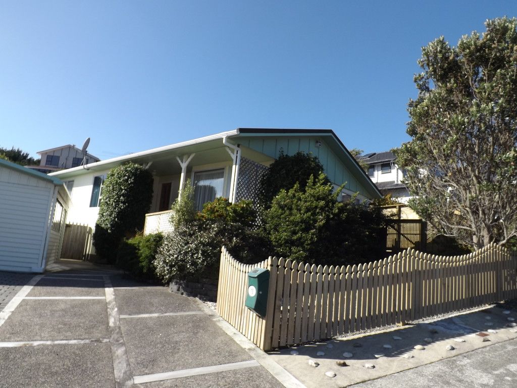 15 Guadelope Crescent, Grenada Village, Wellington City