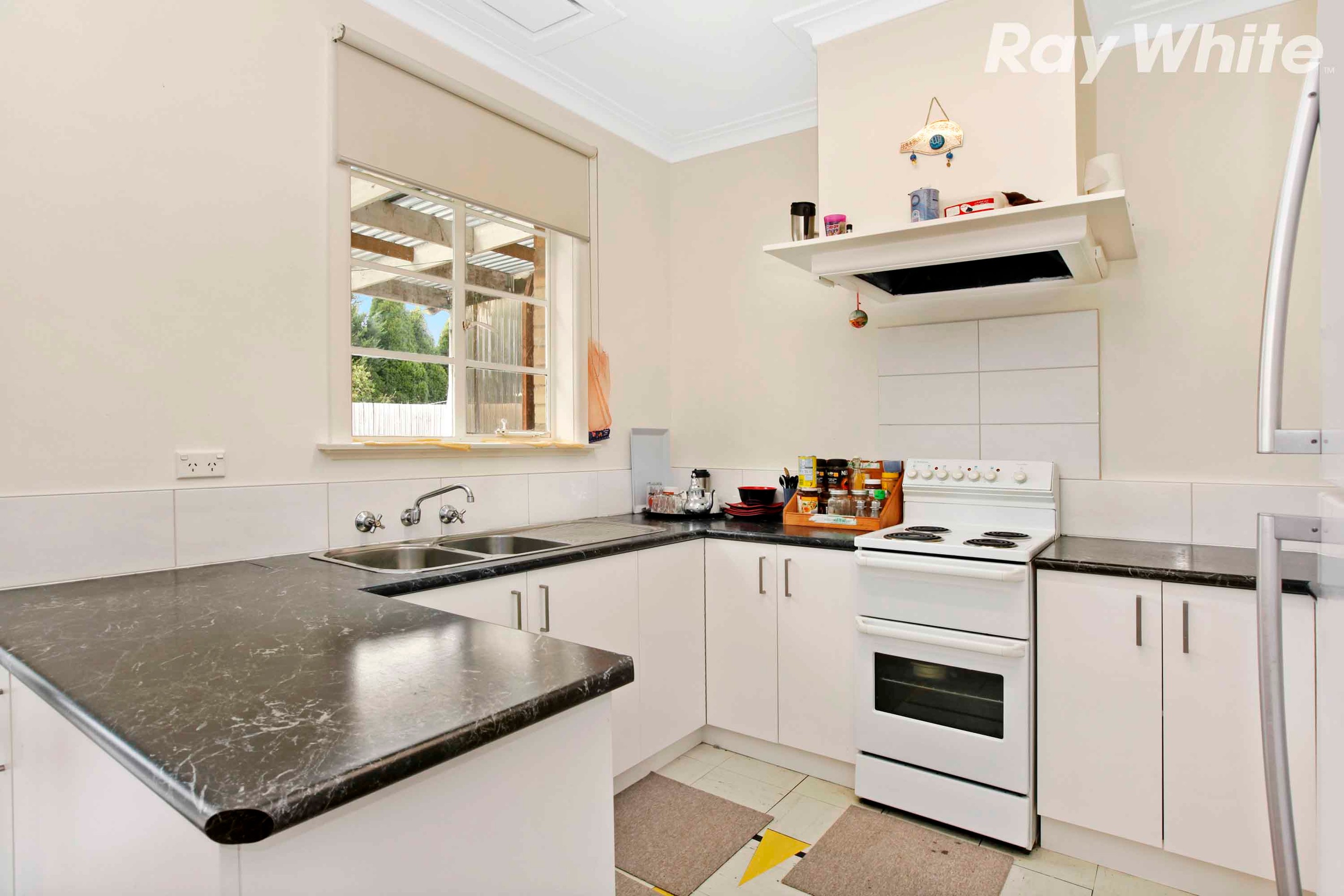 10 Scott Grove, Kingsbury, VIC 3083