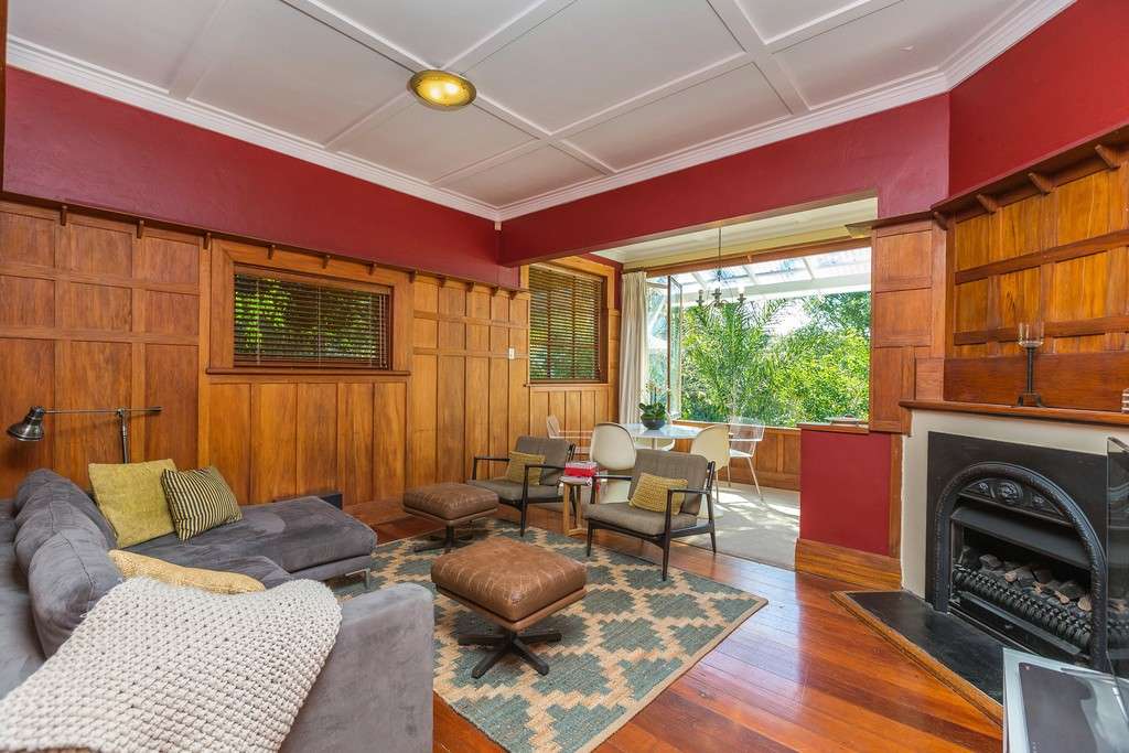 16 Laurie Avenue photo 4