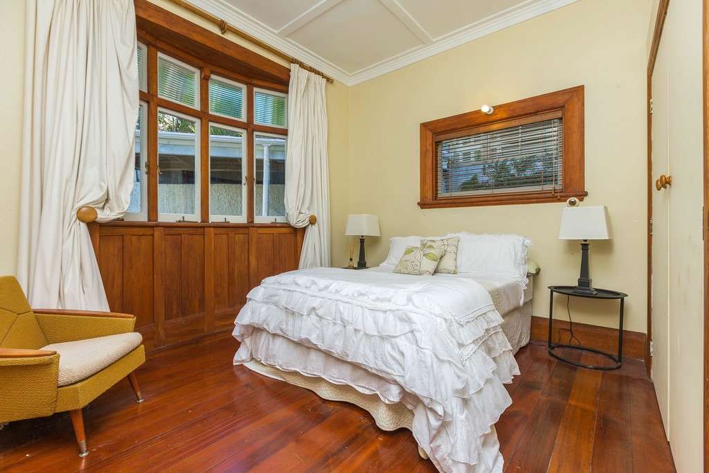 16 Laurie Avenue photo 7