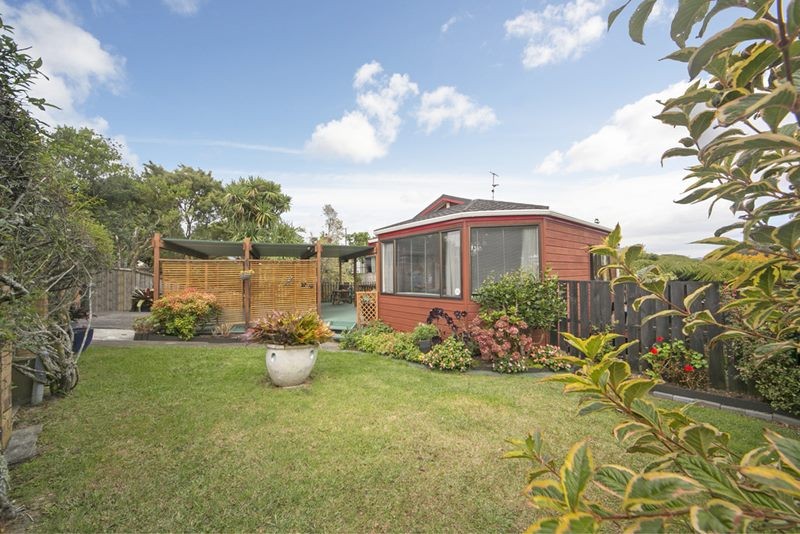 2A Waianiwa Place, Blockhouse Bay, Auckland City