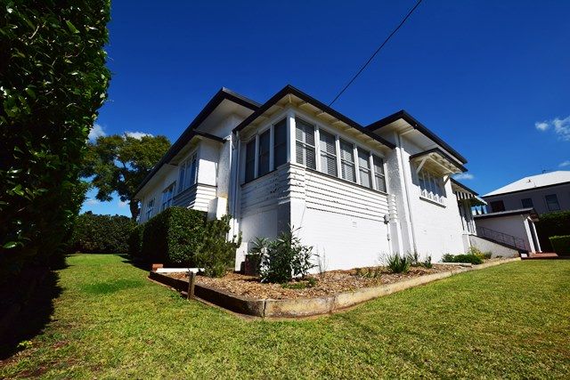 10 Crown Street, Rangeville, QLD 4350