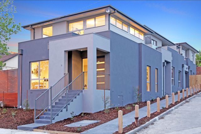 1/8 Chaleyer Street, Reservoir, VIC 3073