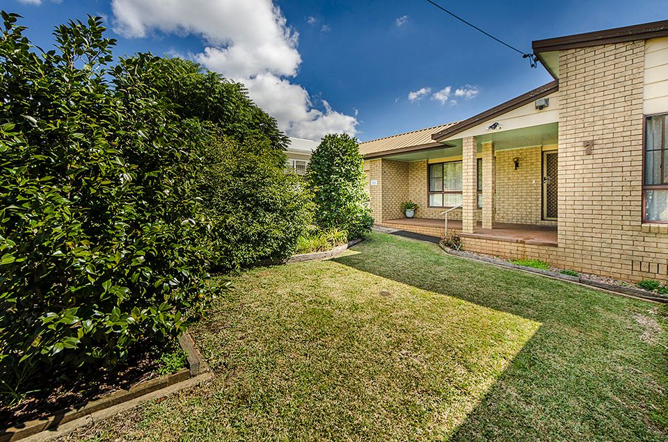7 Reginald Street, Mount Lofty, QLD 4350