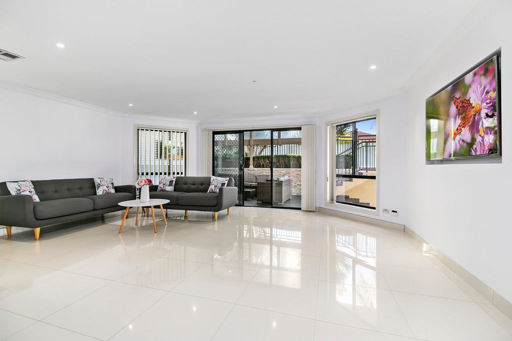 6 London Court, Cecil Hills, NSW 2171