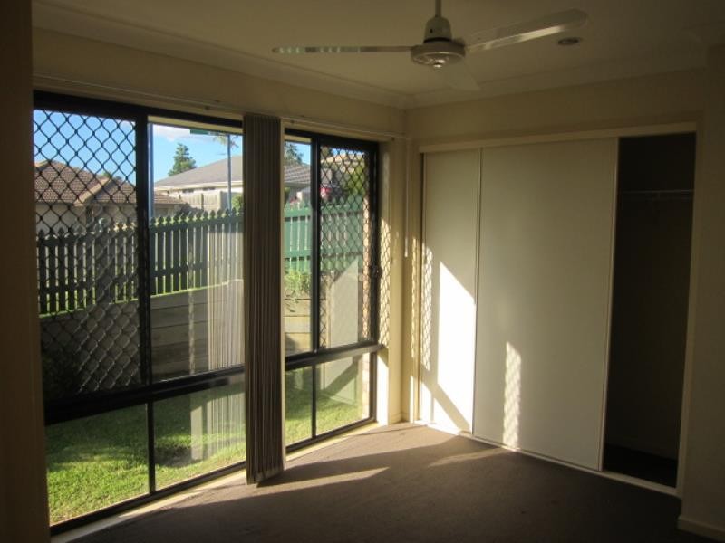 15 Oak Leaf Street, Springfield Lakes, QLD 4300