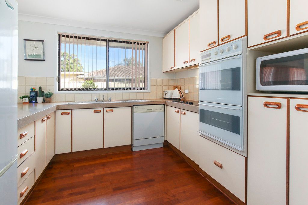 11 Holbrook Street, Bossley Park, NSW 2176