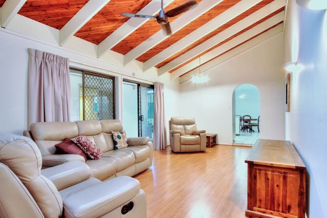 27 Deloraine Drive, Springwood, QLD 4127