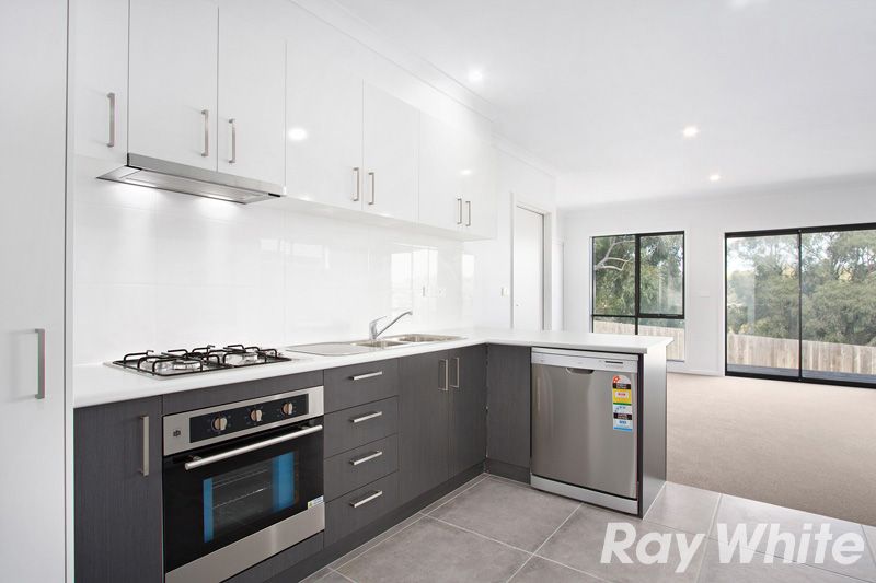 Unit 4, 98-100 Ahern Road, Pakenham, VIC 3810