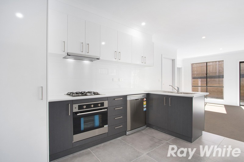 Unit 6, 98-100 Ahern Road, Pakenham, VIC 3810