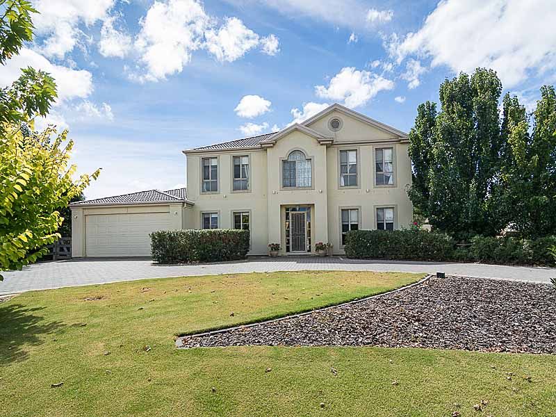 11 Pontiac Road, Mount Barker SA 5251