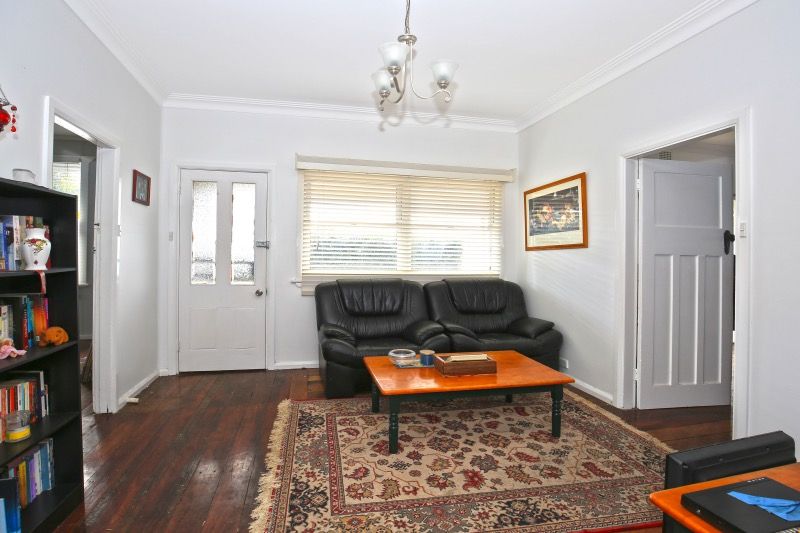 12 Bunberra Street, Bomaderry, NSW 2541