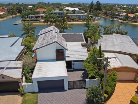 17 Bahia Court, Broadbeach Waters, QLD 4218