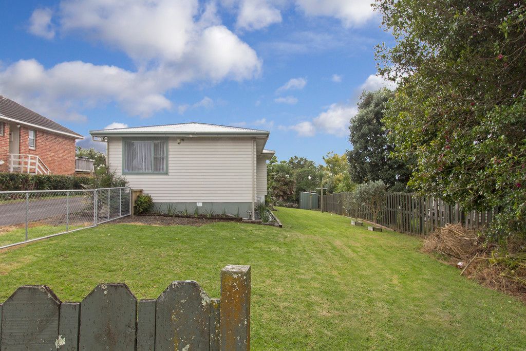 12 Andrew Road, Howick, Manukau City