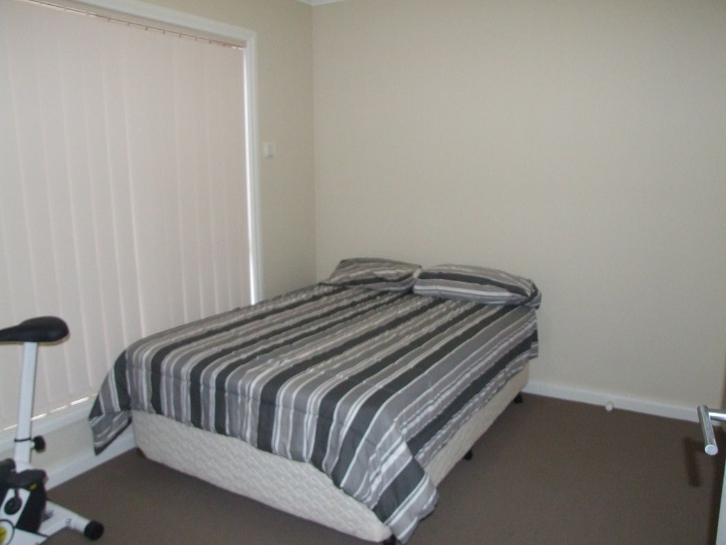 2/3 Austin Place, Melton South, VIC 3338