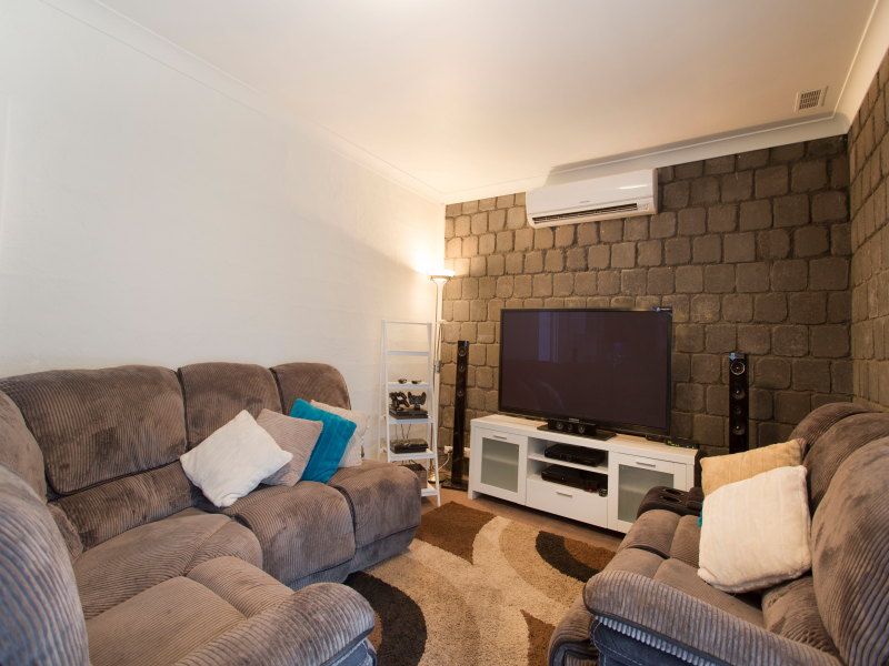4 The Trossachs, Frankston, VIC 3199