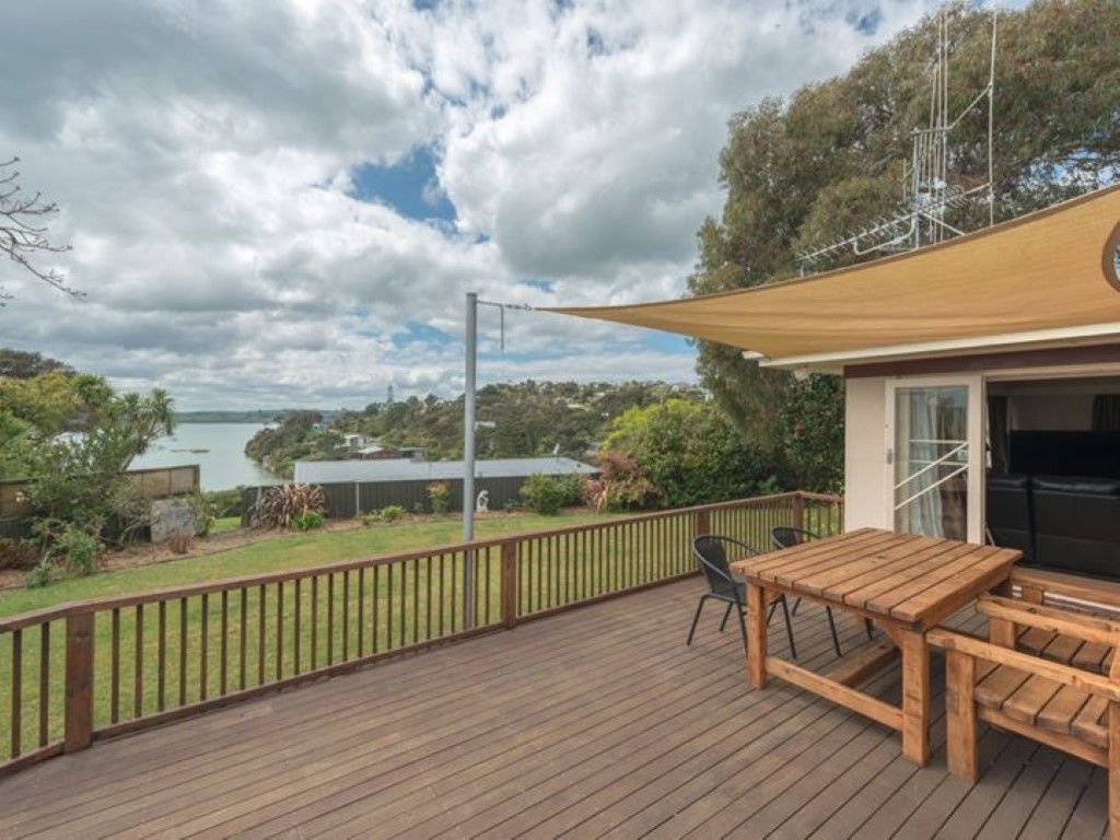 65 Lorenzen Bay Road, Raglan, Waikato District