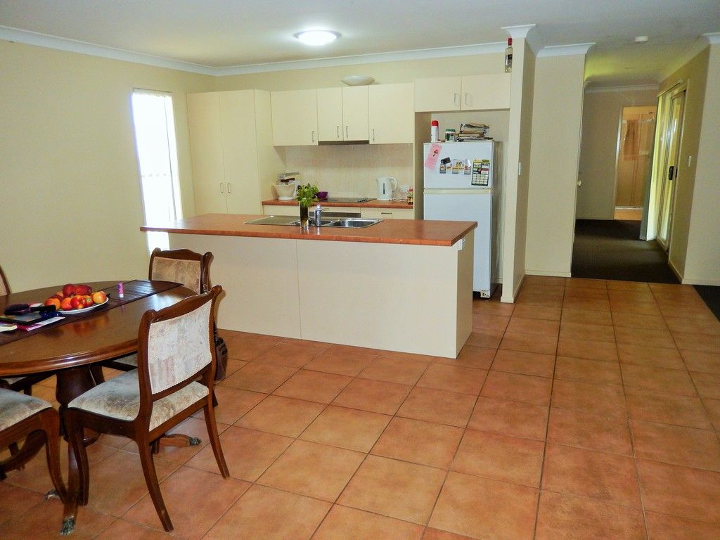 22 Bolingbroke Street East, Fernvale, QLD 4306
